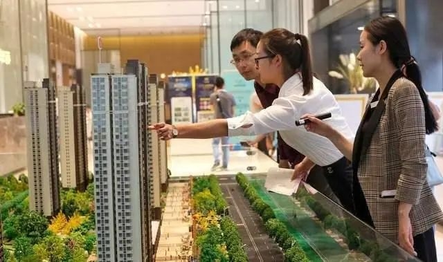 房貸利率下調到(dào)4.25%，那當初利率5.88%的(de)當陽人(rén)該怎麽辦？可以(yǐ)下調嗎？
